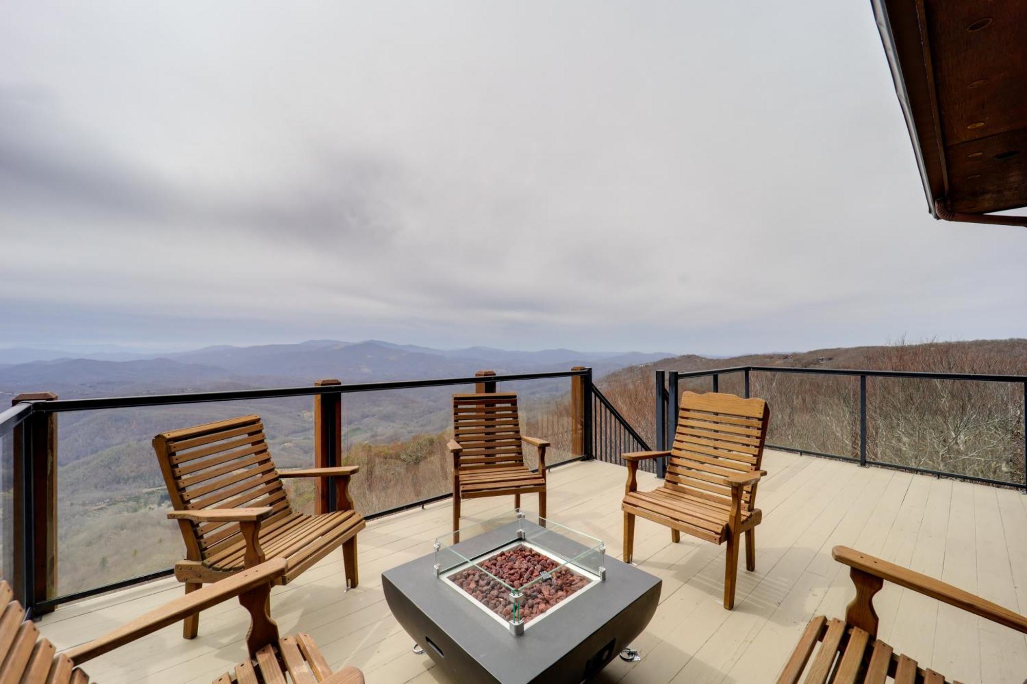 Sky Barn Retreat In Beech Mountain With Views And Deck Villa Exterior photo