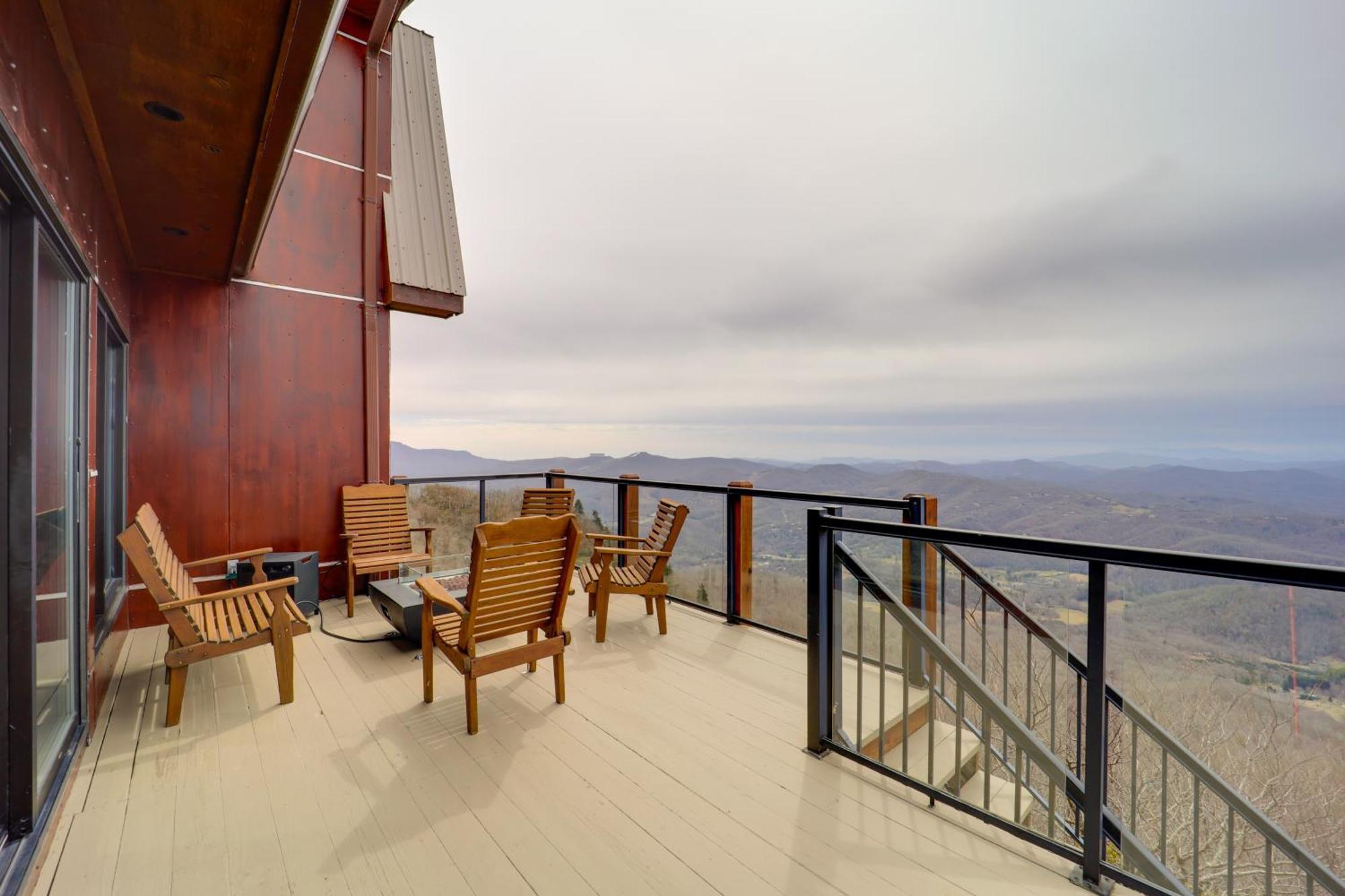 Sky Barn Retreat In Beech Mountain With Views And Deck Villa Exterior photo