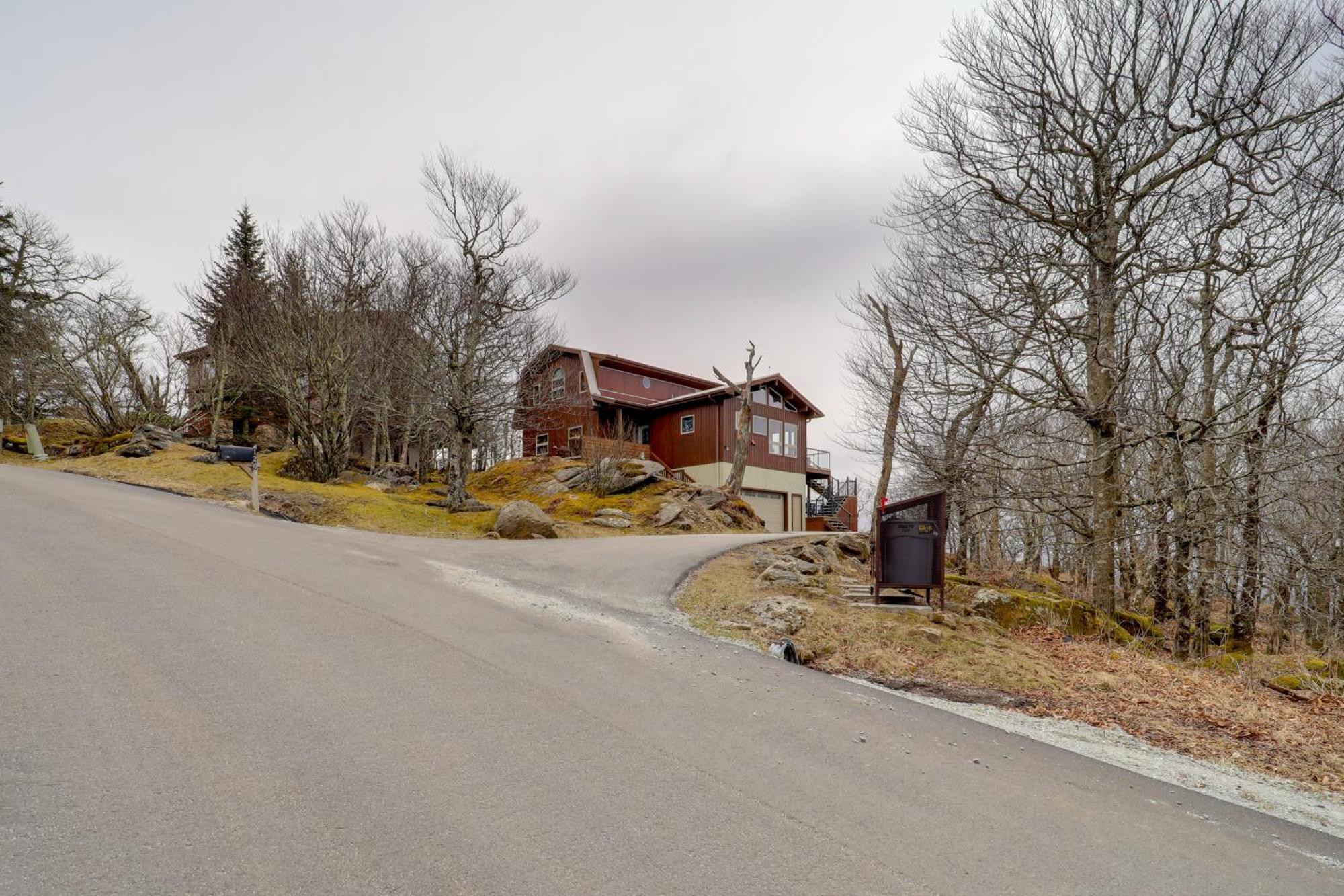 Sky Barn Retreat In Beech Mountain With Views And Deck Villa Exterior photo